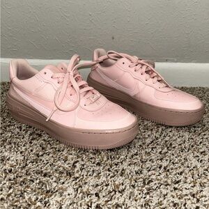 Nike Women's Blush Pink Shoes Size 8.5